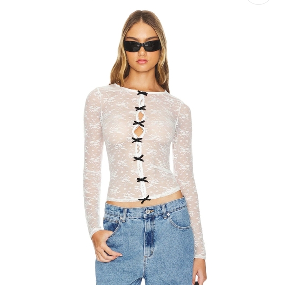 NWT LIONESS- Red Lights Tee in Porcelain - size XL - Picture 1 of 6